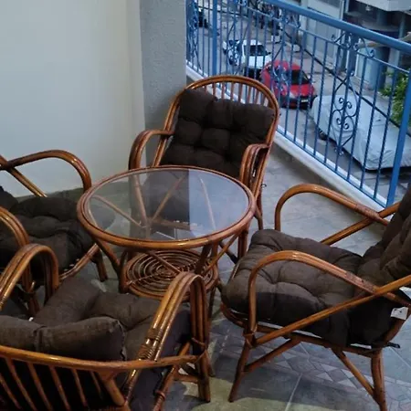 Demetra's House アパート