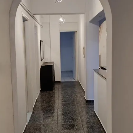 Demetra's House فولوس